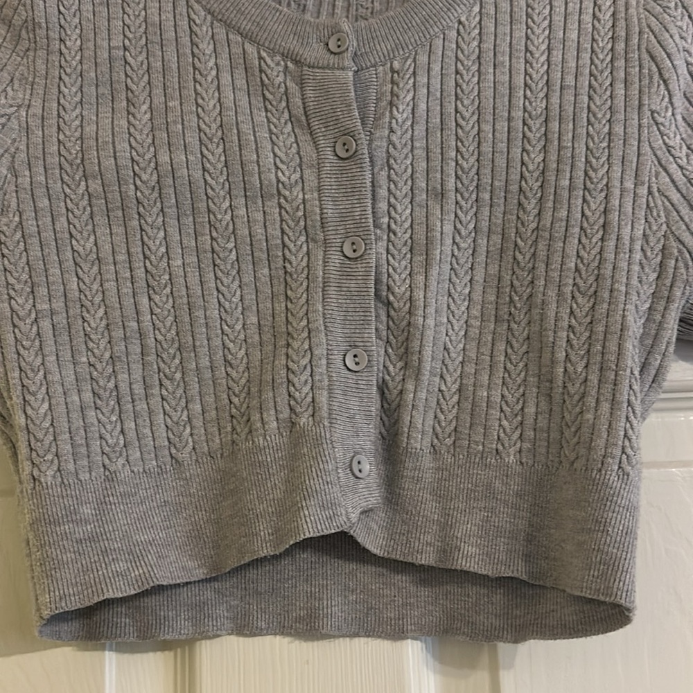 Cotton On Cropped Cable Knit Gray Sweater Top - Picture 4 of 6